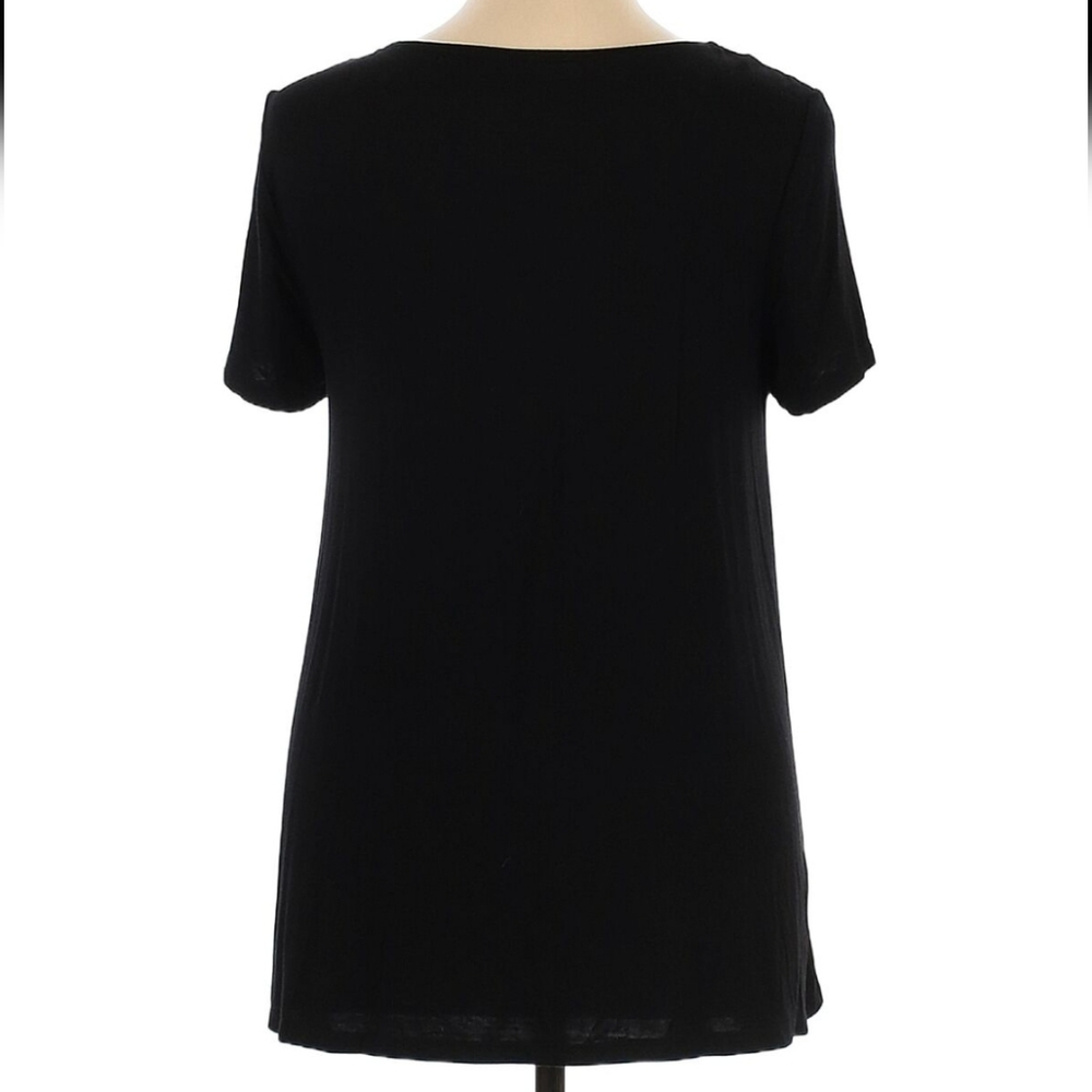 Torrid Womans Black Short Sleeve Top Size 3 Plus - Picture 2 of 4